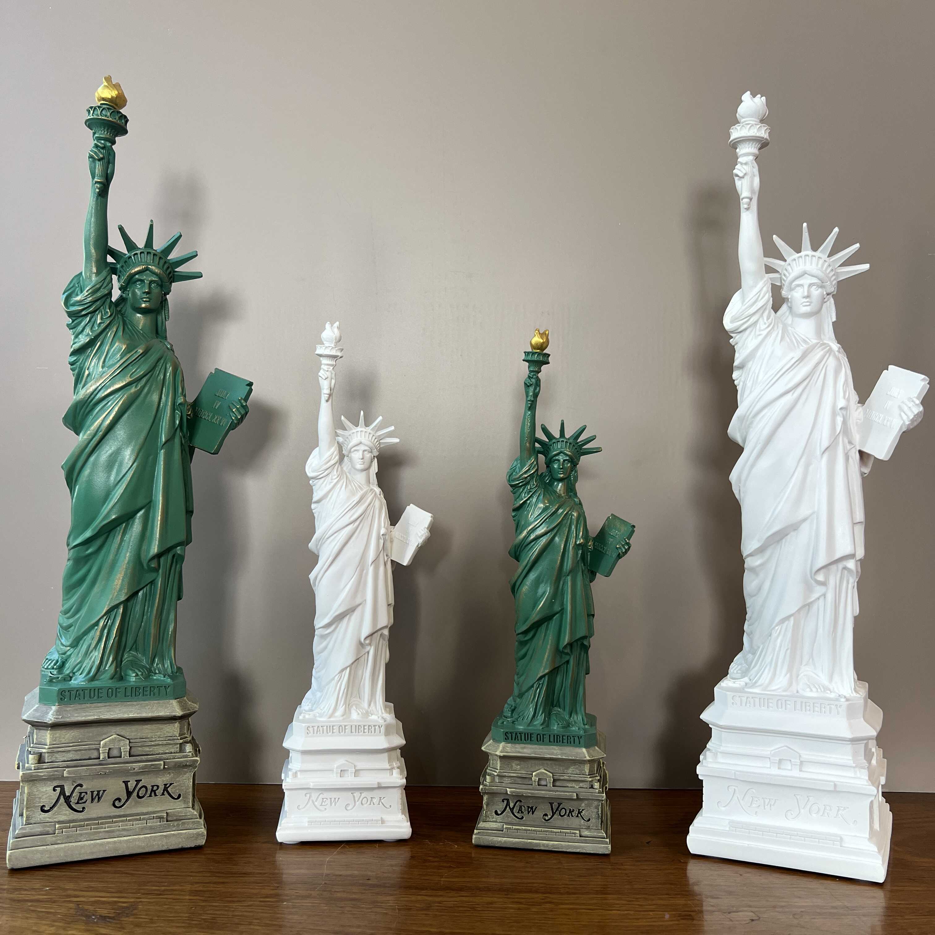Travel Accessories Europe - YuryFvna อนุสาวรีย์เทพีเสรีภาพโต๊ะอุปกรณ์เสริมของสะสมของที่ระลึกการเดินทาง New York Office Home